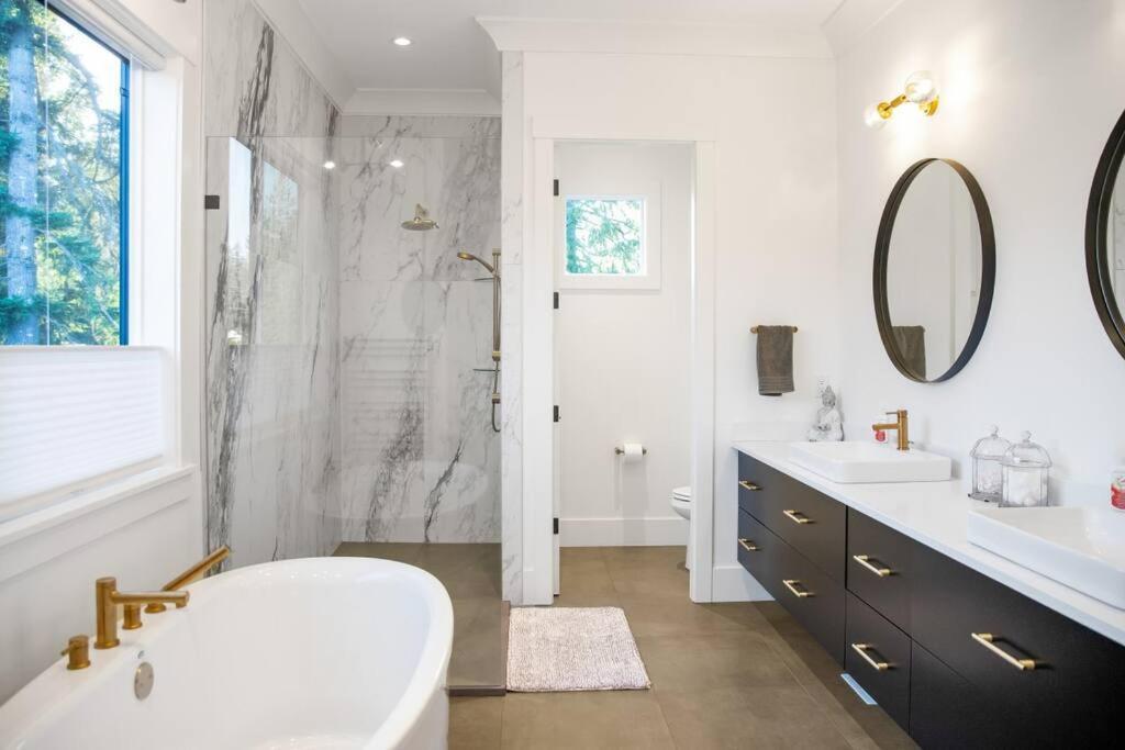 The Fernridge Estate: 5Bd Family Retreat! Vila Langley Exterior foto